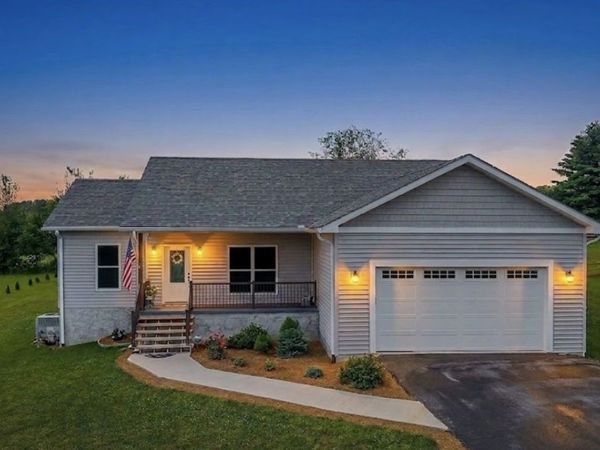 64 Perry Creek Dr, Crossville, TN 38572