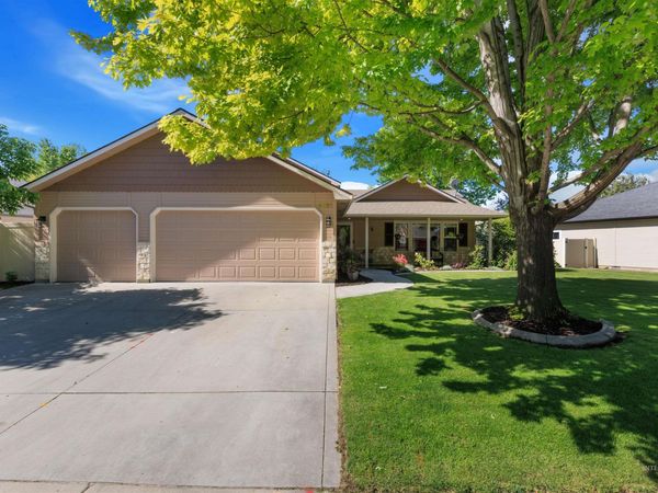 4951 W Classic Dr, Meridian, ID 83646