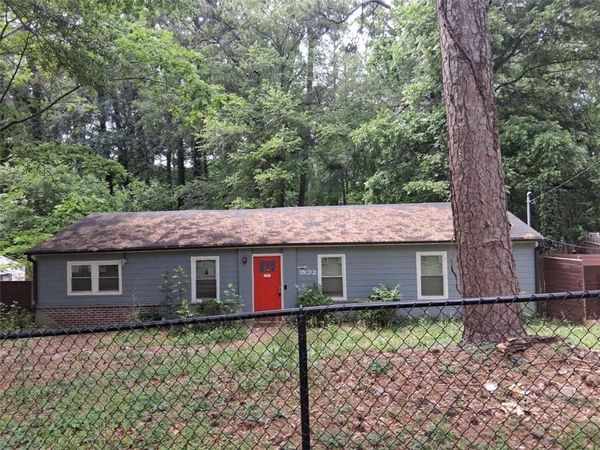 1032 Valley View Road , Atlanta, GA 30315