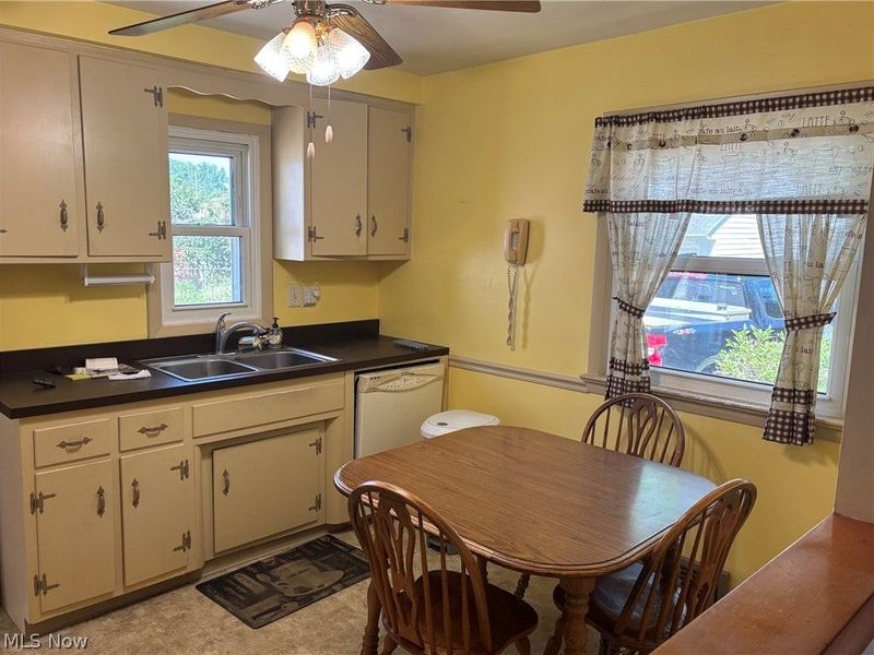 1661 Empire Road , Wickliffe, OH 44092 Photo 4