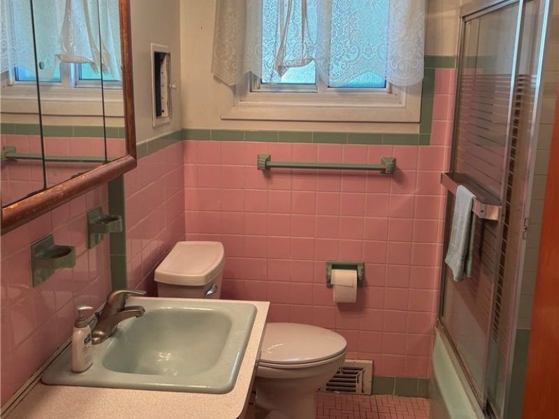 1661 Empire Road , Wickliffe, OH 44092 Photo 7