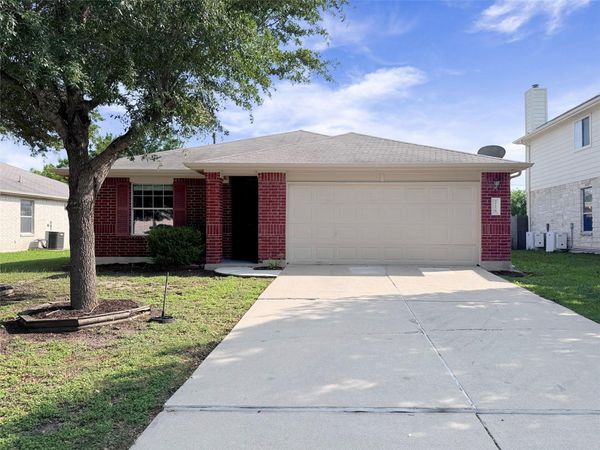 218 Mossy Rock DR, Hutto, TX 78634