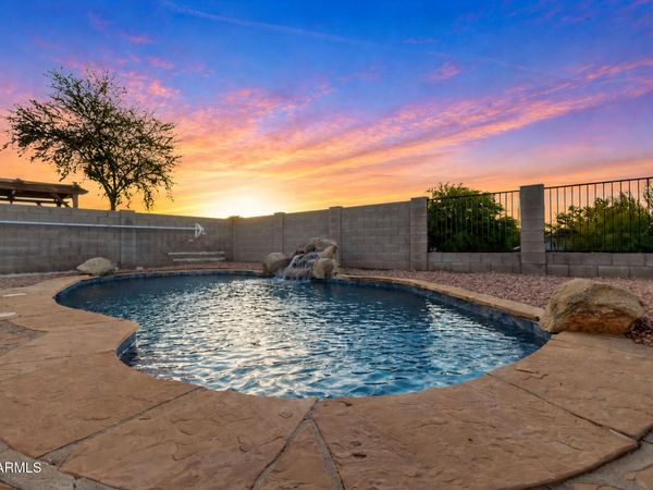 1740 E FRANCISCO Drive, Phoenix, AZ 85042