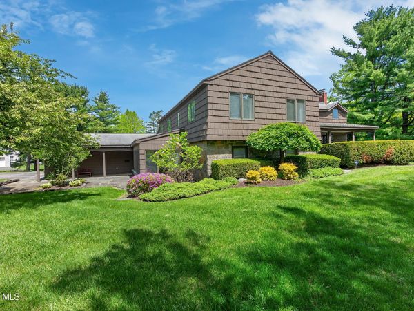 1283 Hawthorn Road, Niskayuna, NY 12309