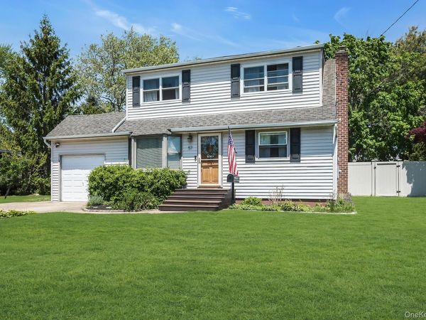 57 Wantagh Avenue , East Islip, NY 11730
