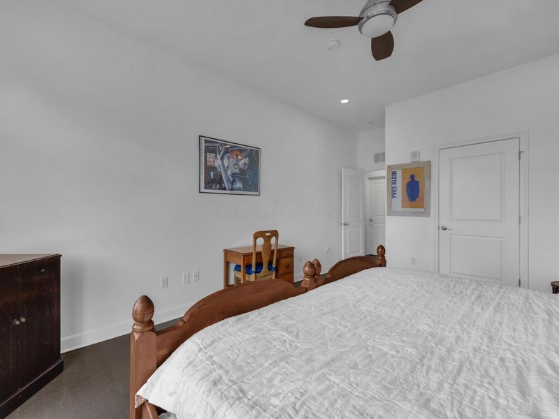 828 Bobcat Avenue, Unit 404, Columbus, OH 43212 Photo 18