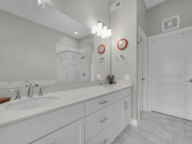 828 Bobcat Avenue, Unit 404, Columbus, OH 43212 Photo 19