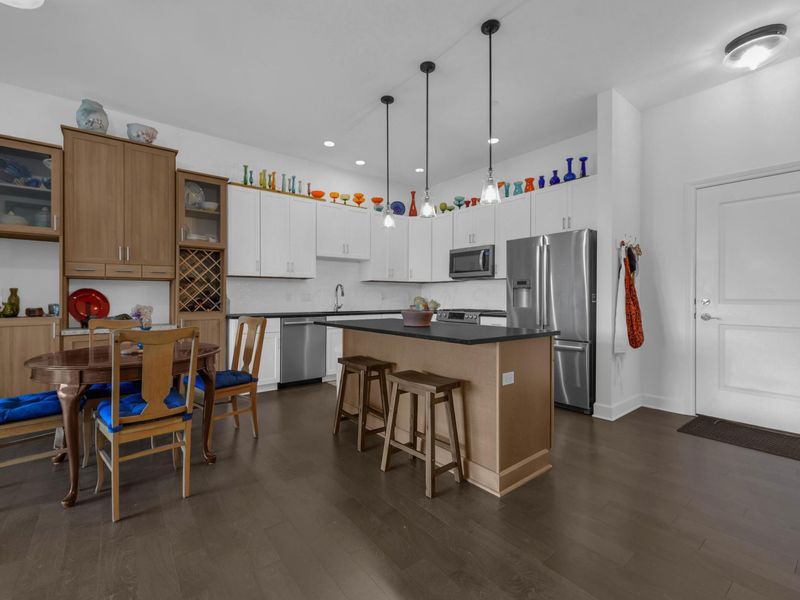 828 Bobcat Avenue, Unit 404, Columbus, OH 43212 Photo 8