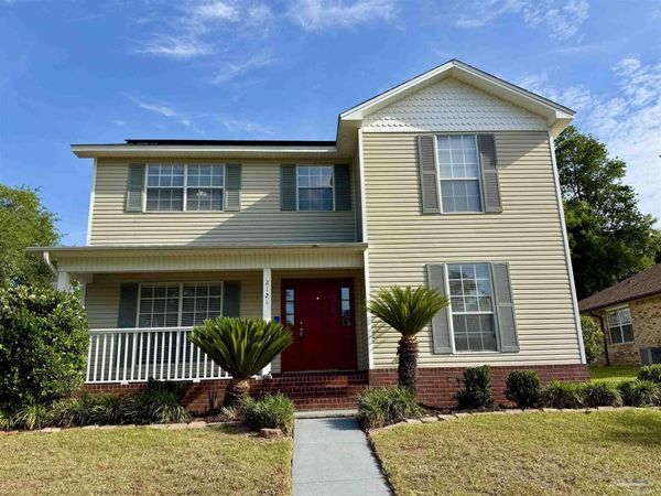 2121 Pin High Dr, Pensacola, FL 32526