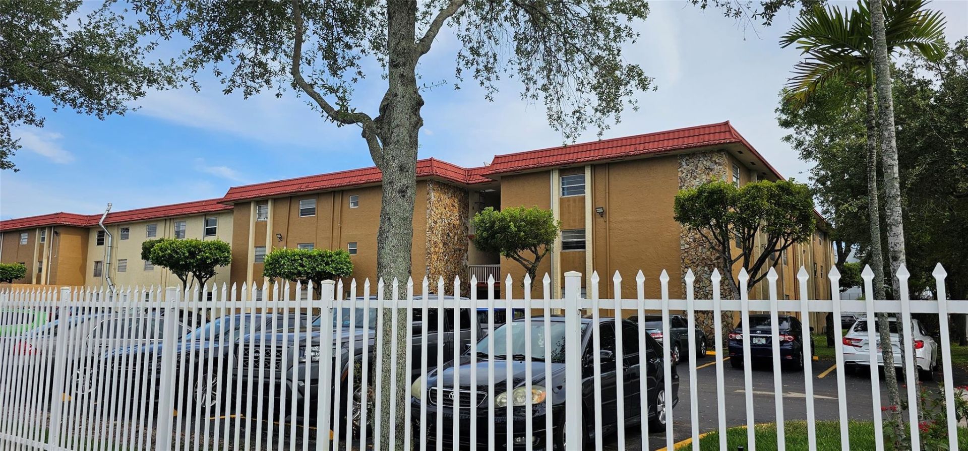 4655 Palm Avenue, Hialeah, FL 33012 Photo