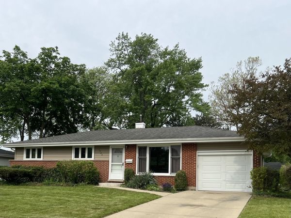 1520 N Fernandez Place , Arlington Heights, IL 60004