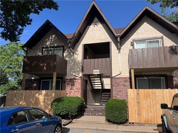 6220 Robinson Street, Unit 1, Overland Park, KS 66202