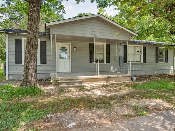 1477 W Austin Street, Paris, TX 75460
