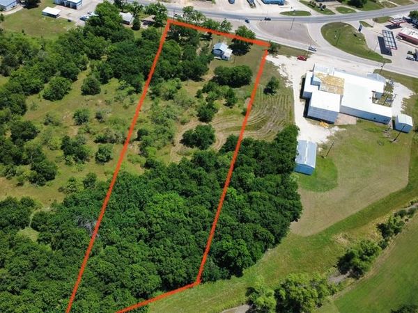 619 & 621 E Jefferson Avenue, Whitney, TX 76692