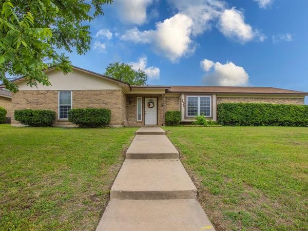 329 Alamosa Drive, Hewitt, TX 76643