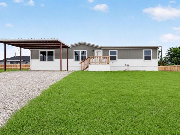 215 Overland Trail, Bridgeport, TX 76426