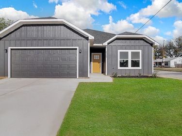 2711 Finley Street, Fort Worth, TX 76111