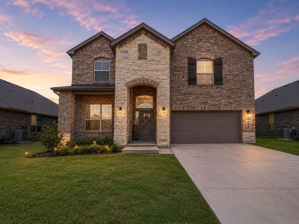 5225 Mountain View Drive, Krum, TX 76249