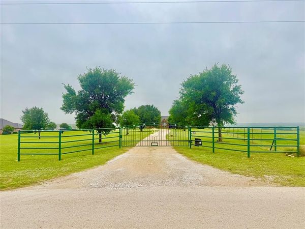 14717 Burns Branch Road, Krum, TX 76249