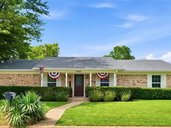 2605 Easy Street , Denison, TX 75020