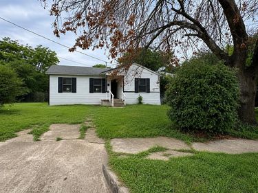 2951 E Ann Arbor Avenue, Dallas, TX 75216