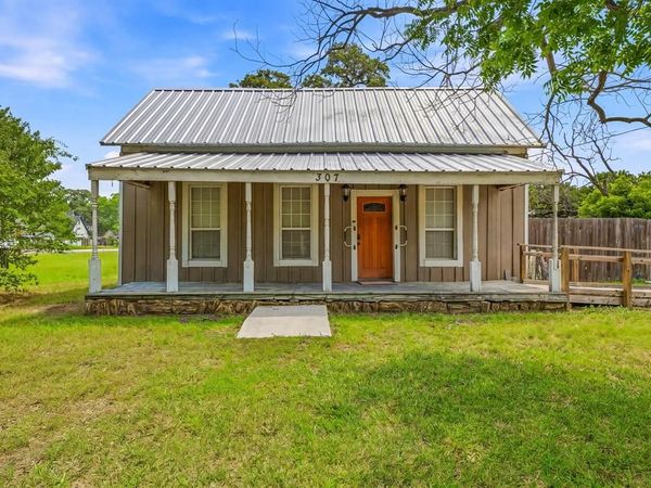 307 N Oak Lane, Tolar, TX 76476