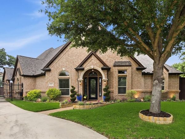 8953 Stratford Drive, North Richland Hills, TX 76182