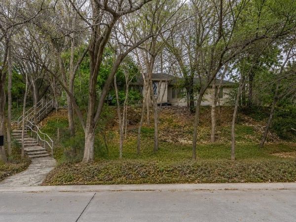 2001 Deepdale Drive, Westover Hills, TX 76107