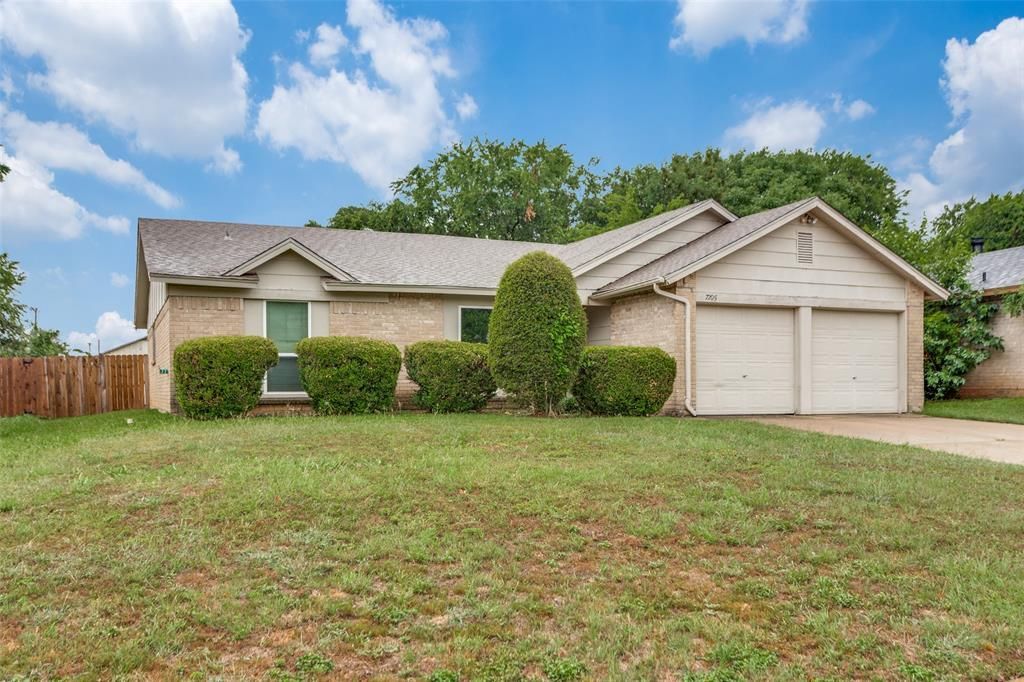 7205 Southridge Trail, Fort Worth, TX 76133 Main Photo