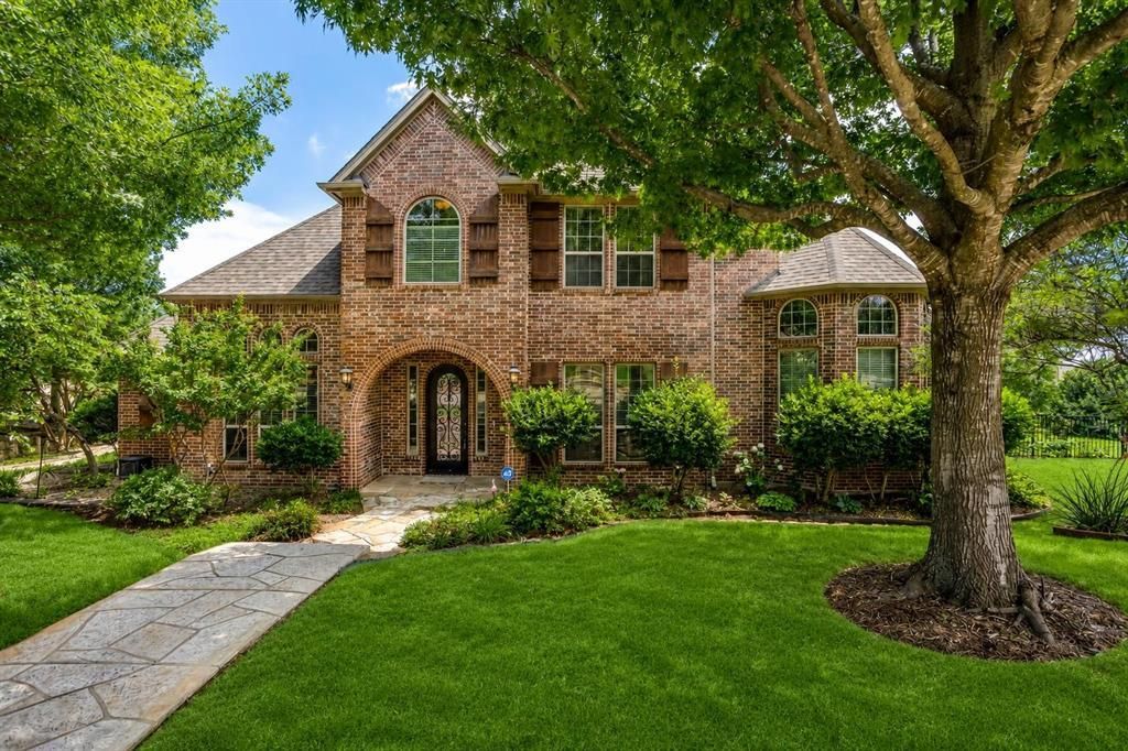 711 Flamingo Circle, Burleson, TX 76028 Main Photo