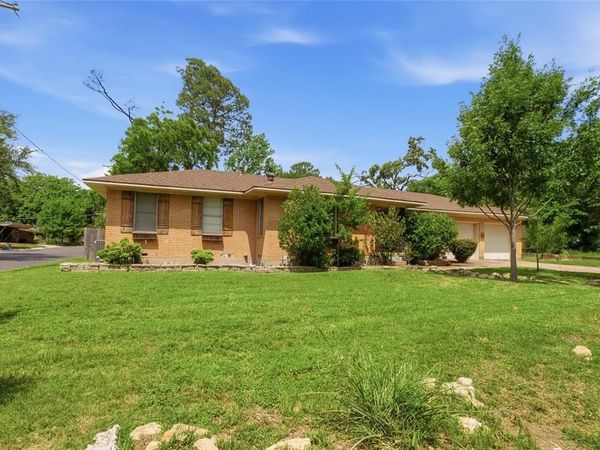 2703 Robinwood Lane, Denton, TX 76209
