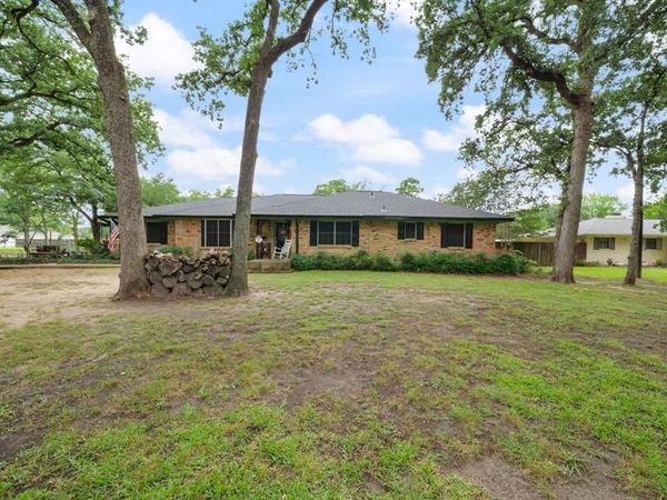 313 Shadywood Lane , Seagoville, TX 75159