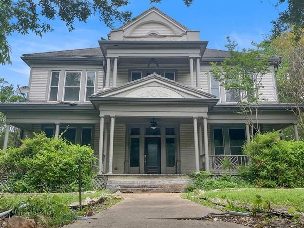 402 E Grand Street, Whitewright, TX 75491