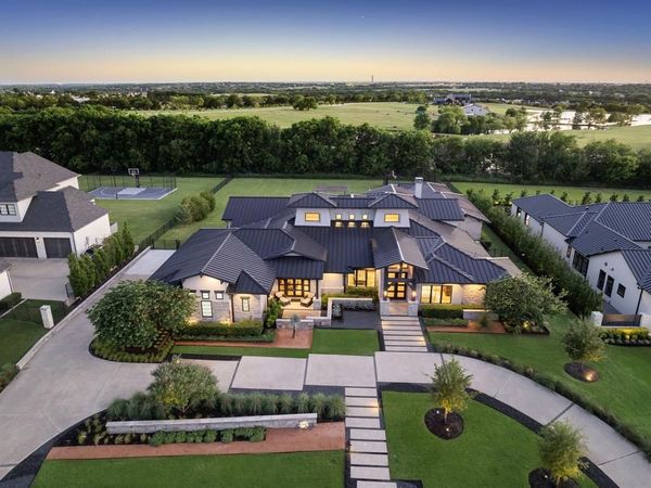 528 Lodge Hill Drive , Heath, TX 75032