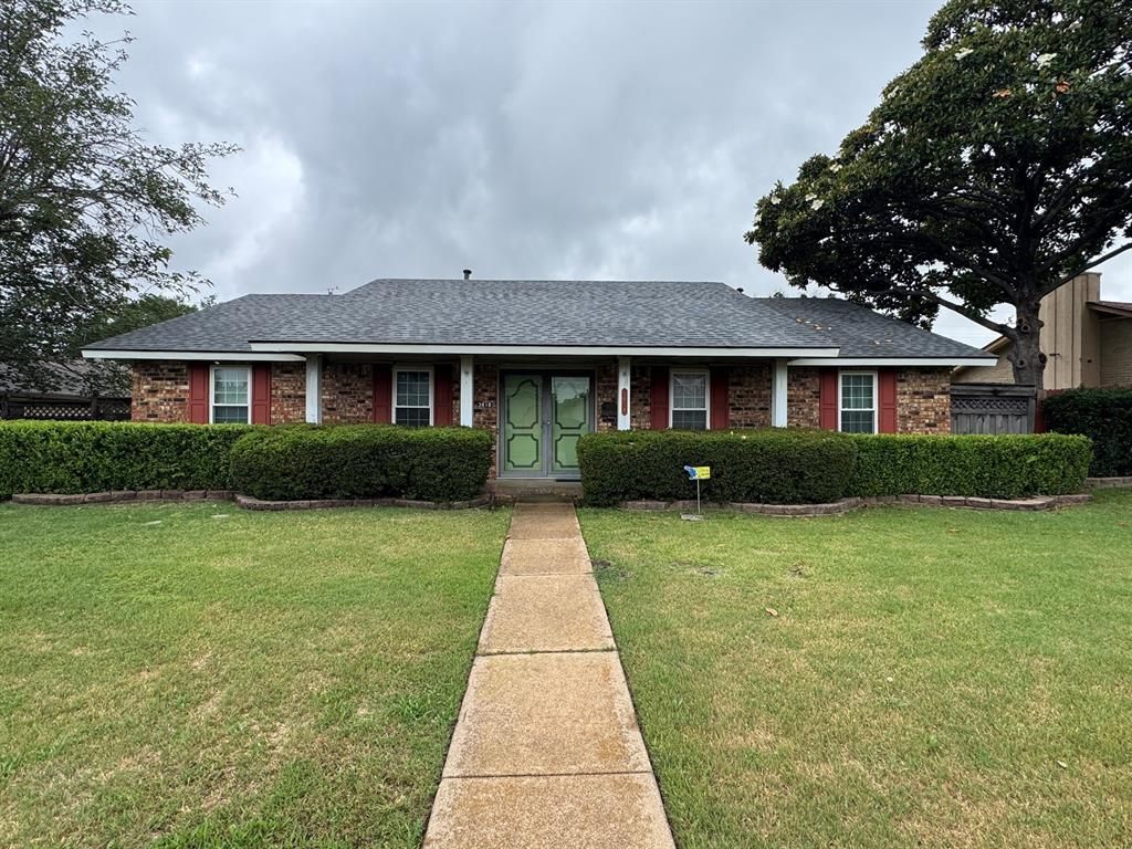 3818 Twin Falls Street, Irving, TX 75062 Main Photo