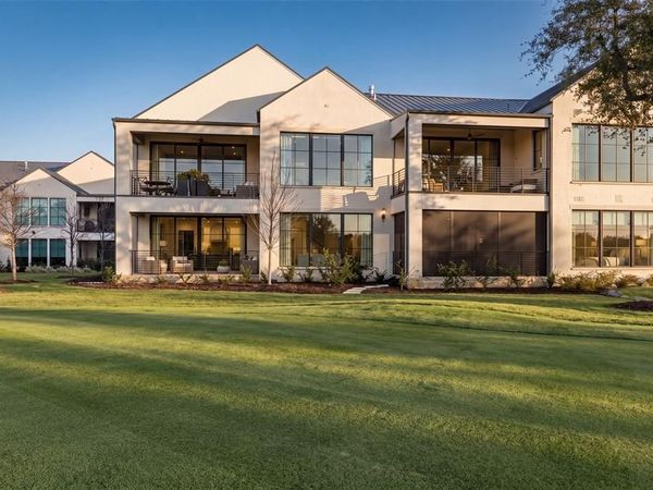320 O'Connor Ridge Boulevard, Unit 22, Irving, TX 75038