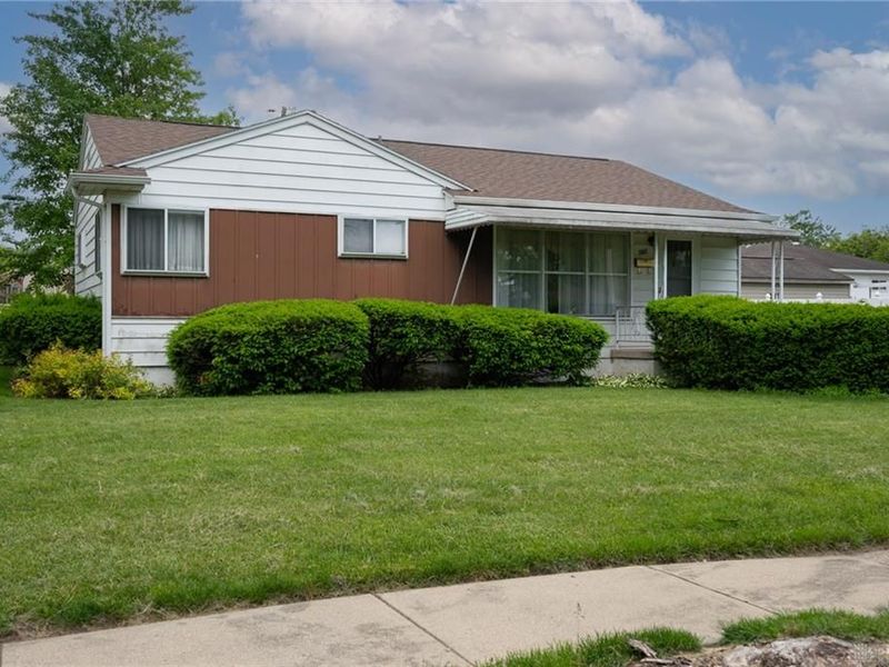582 Travis Drive, Dayton, OH 45431 Photo 1