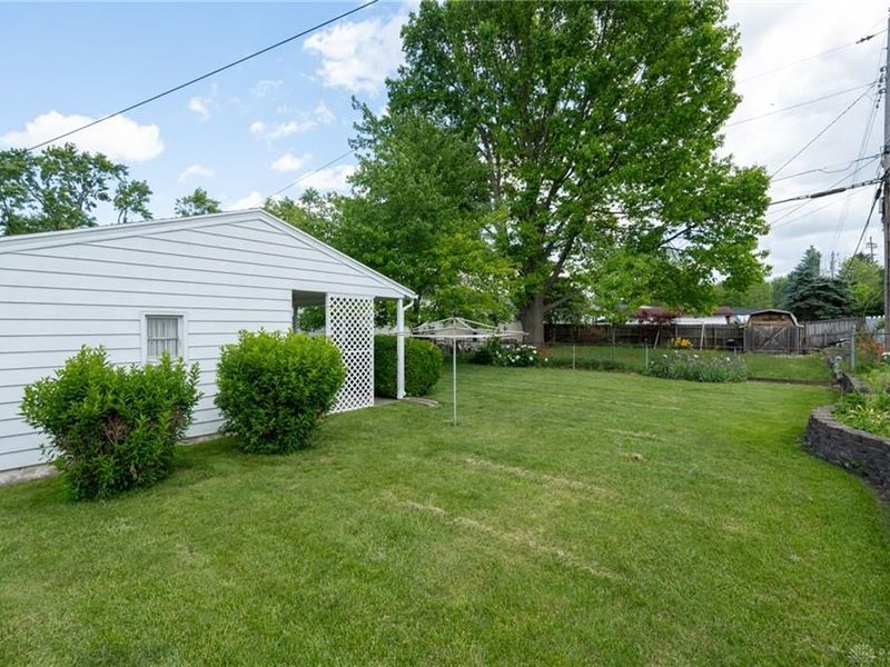 582 Travis Drive, Dayton, OH 45431 Photo 10
