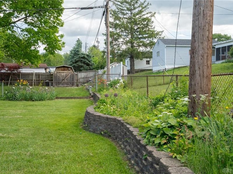 582 Travis Drive, Dayton, OH 45431 Photo 11