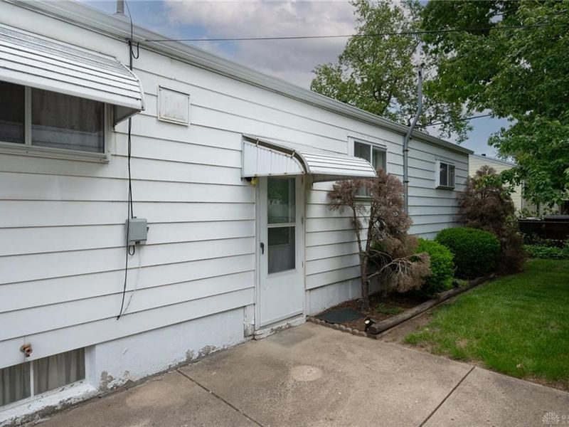 582 Travis Drive, Dayton, OH 45431 Photo 6