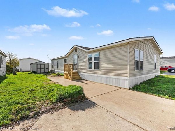 59587 Susan Ln N. , New Haven Vlg, MI 48048