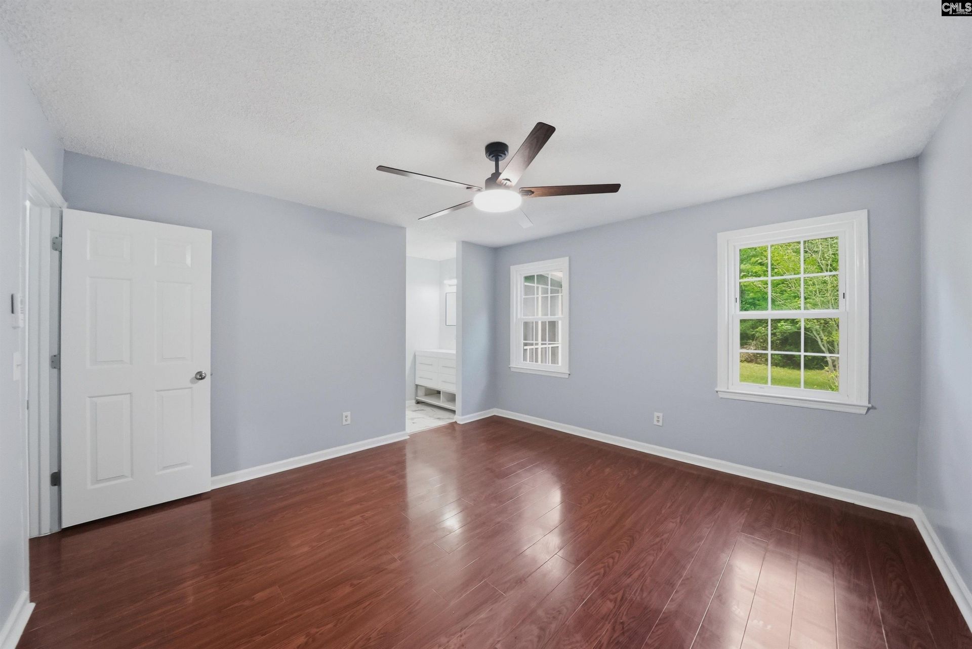 213 Southhampton Drive Photo 12