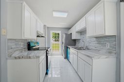 213 Southhampton Drive photo 4