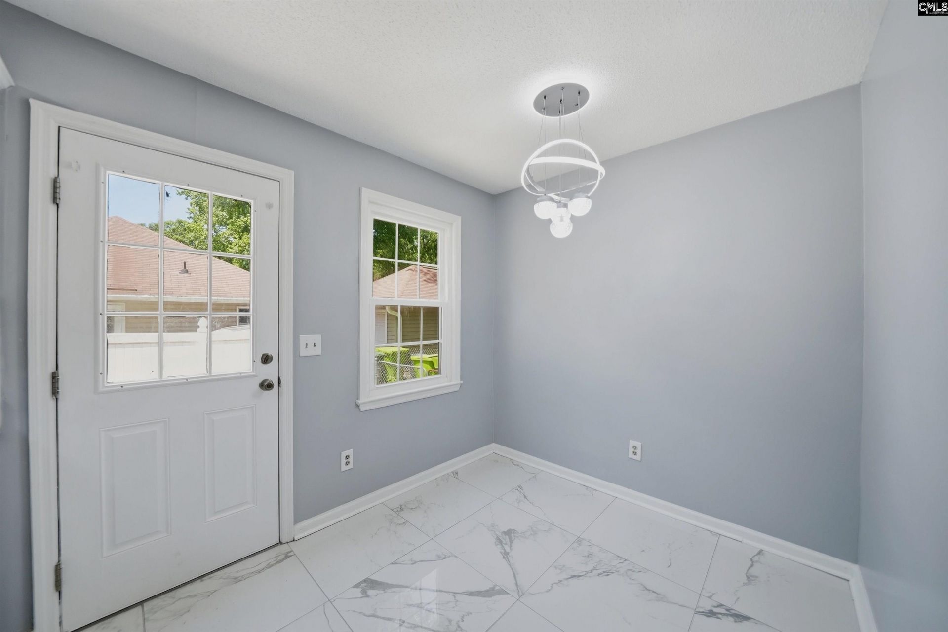 213 Southhampton Drive Photo 6