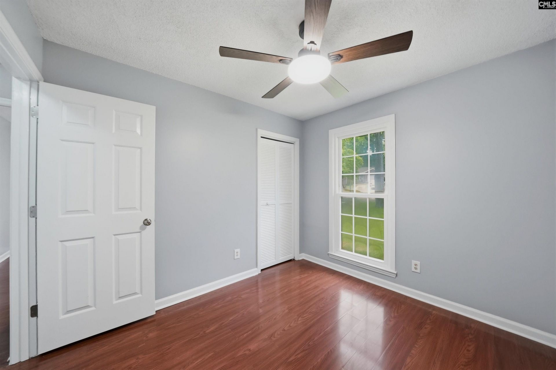 213 Southhampton Drive Photo 9