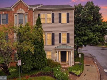 918 HARRISON CIRCLE, ALEXANDRIA, VA 22304