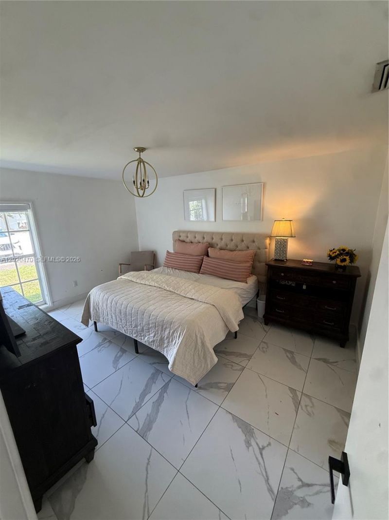7443 Twin Sabal Dr , Miami Lakes, FL 33014 Photo