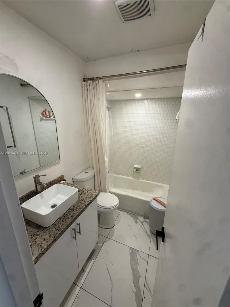7443 Twin Sabal Dr , Miami Lakes, FL 33014 Photo