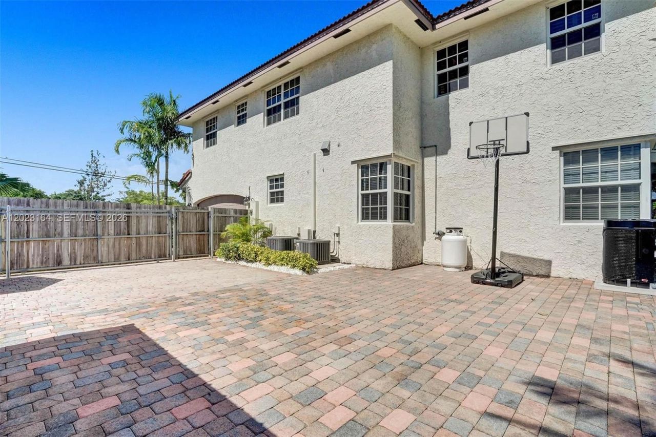 12140 SW 3rd St , Plantation, FL 33325 Photo