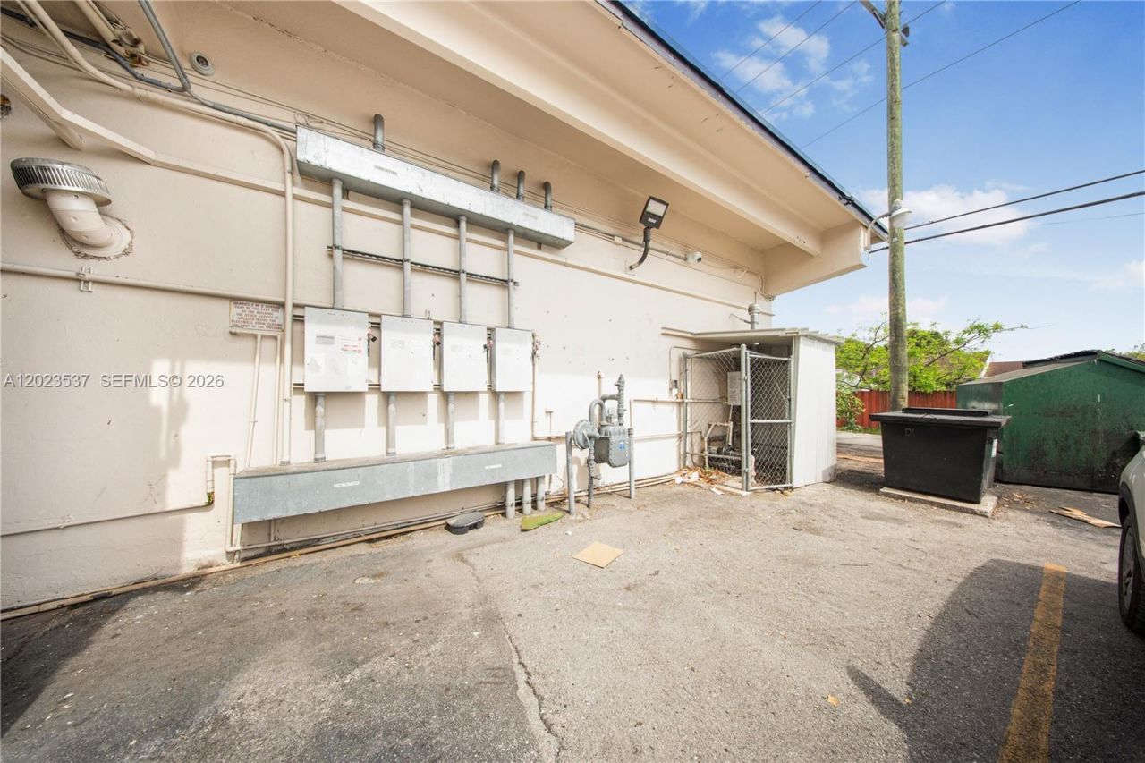 652 East 9th Street , Hialeah, FL 33010 Photo